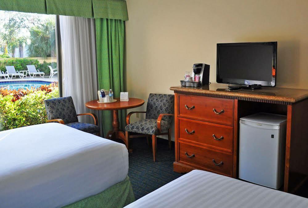 Holiday Inn Express Boca Raton - West By Ihg Exterior foto